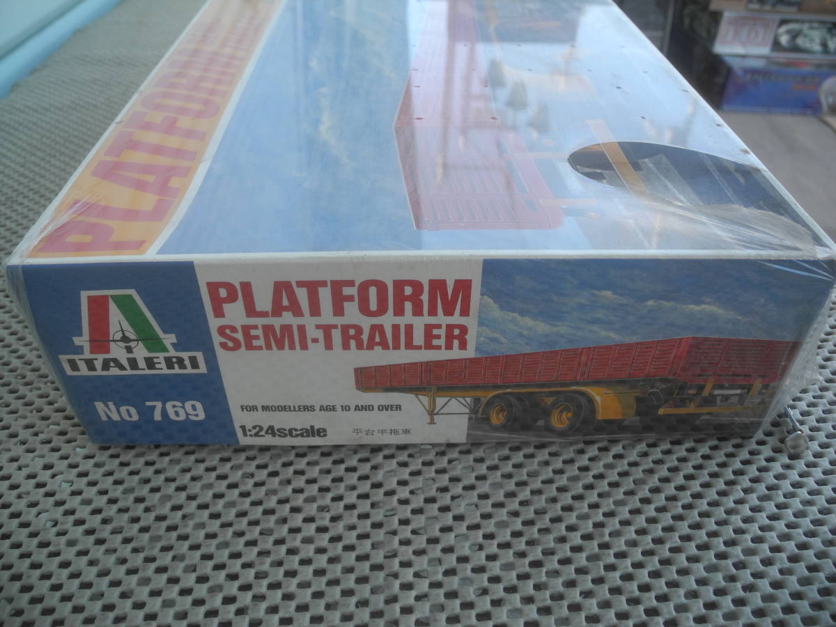 新品未開封】ITALERI イタレリ 1/24 PLATFORM SEMI-TRAILER 平台 新品未開封】ITALERI イタレリ 1/24 PLATFORM SEMI-TRAILER 平台
