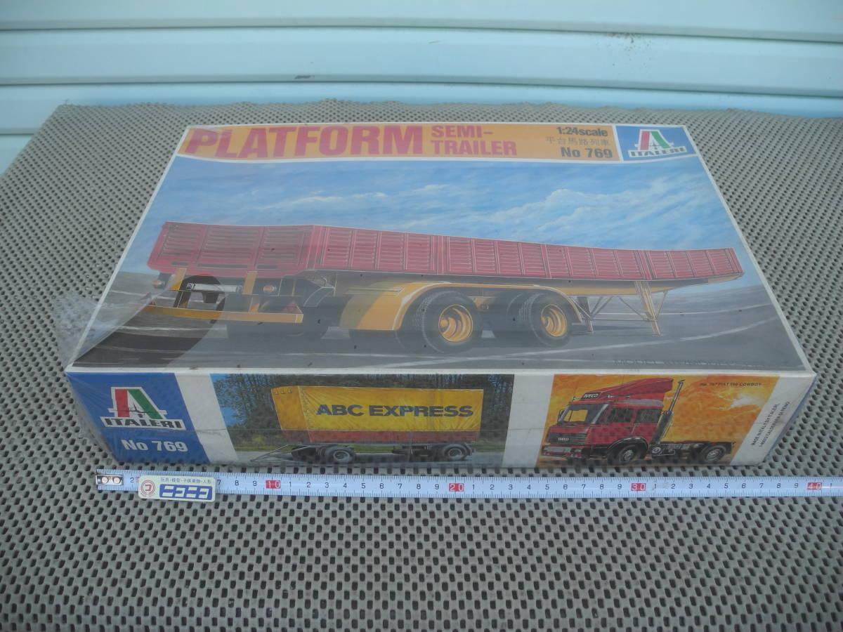 新品未開封】ITALERI イタレリ 1/24 PLATFORM SEMI-TRAILER 平台 新品未開封】ITALERI イタレリ 1/24 PLATFORM SEMI-TRAILER 平台