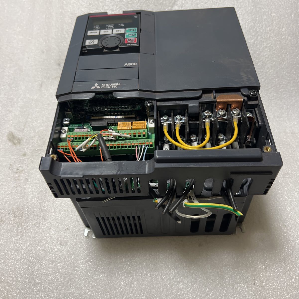 三菱電機 インバーター FR-A820-5.5K-1-99(A) - スイッチング電源 三菱電機 インバーター FR-A820-5.5K-1-99(A) - スイッチング電源