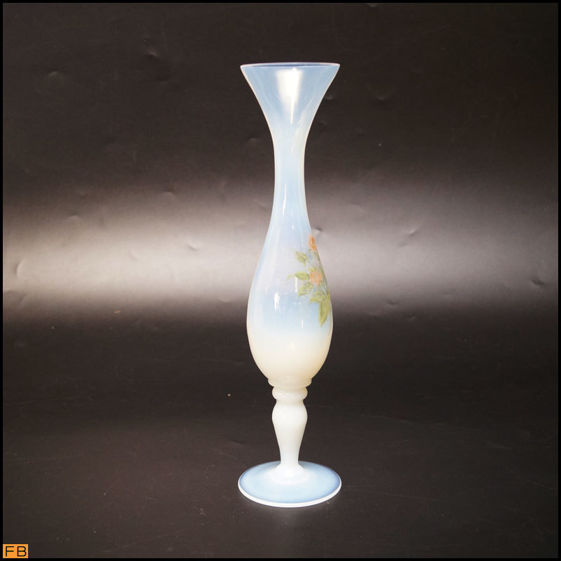 数々の賞を受賞 1311-ORWAL◇フラワーベース 乳白ガラス フランス製