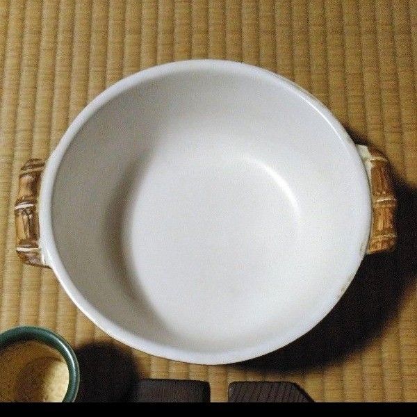 陶器の器付きのお洒落な土鍋