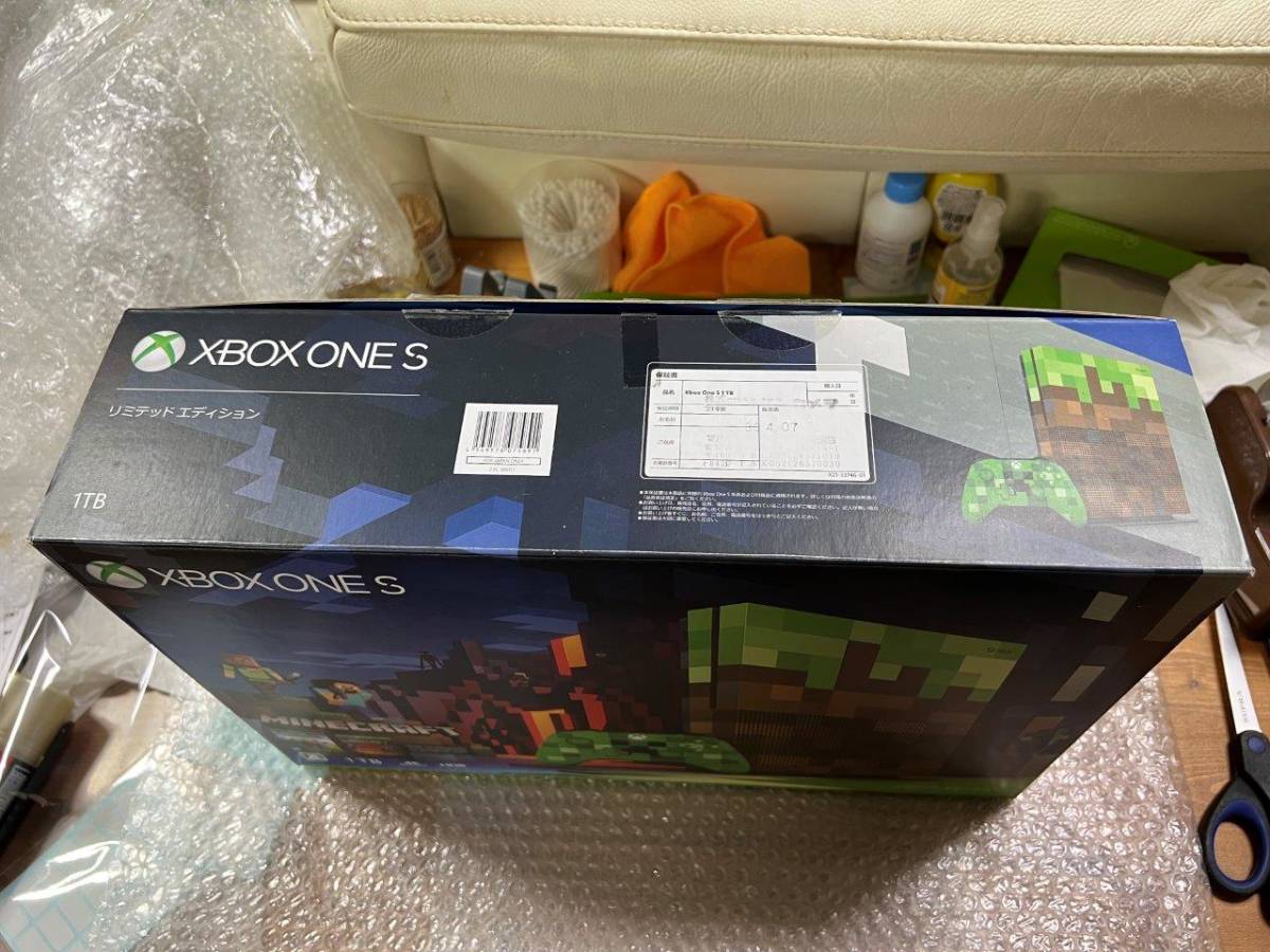 XBOX ONE S 本体 マインクラフト限定版 / Minecraft 新品同様 完品 送料無料 同梱可