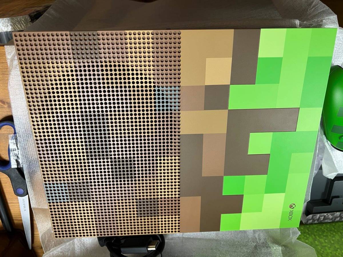 XBOX ONE S 本体 マインクラフト限定版 / Minecraft 新品同様 完品 送料無料 同梱可