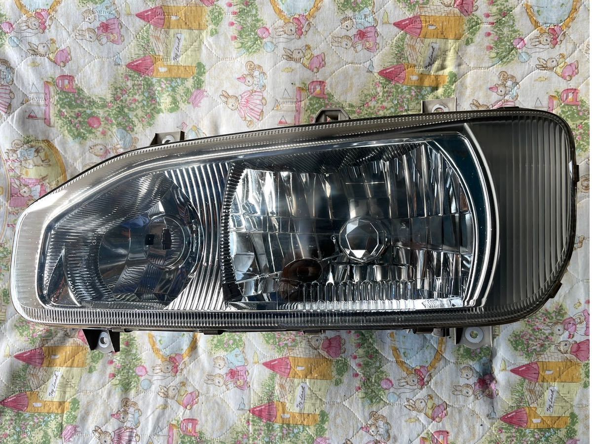 中古 UD 純正 ビックサム クオン HID ヘッドライト ユニット 左 中古 UD 純正 ビックサム クオン HID ヘッドライト ユニット 左