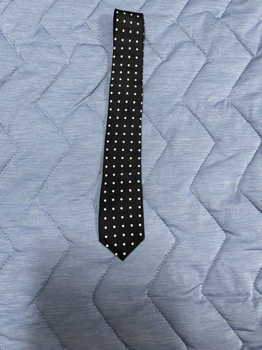 最新作の ネクタイ NECKTIE DOT SILK ナンバーナイン NINE NUMBER 【美品】【送料最安360円】 ドット柄 即決早い者勝ち 黒色 ブラック BLACK シルク その他 最新作の ネクタイ NECKTIE DOT SILK ナンバーナイン NINE NUMBER 【美品】【送料最安360円】 ドット柄 即決早い者勝ち 黒色 ブラック BLACK シルク その他