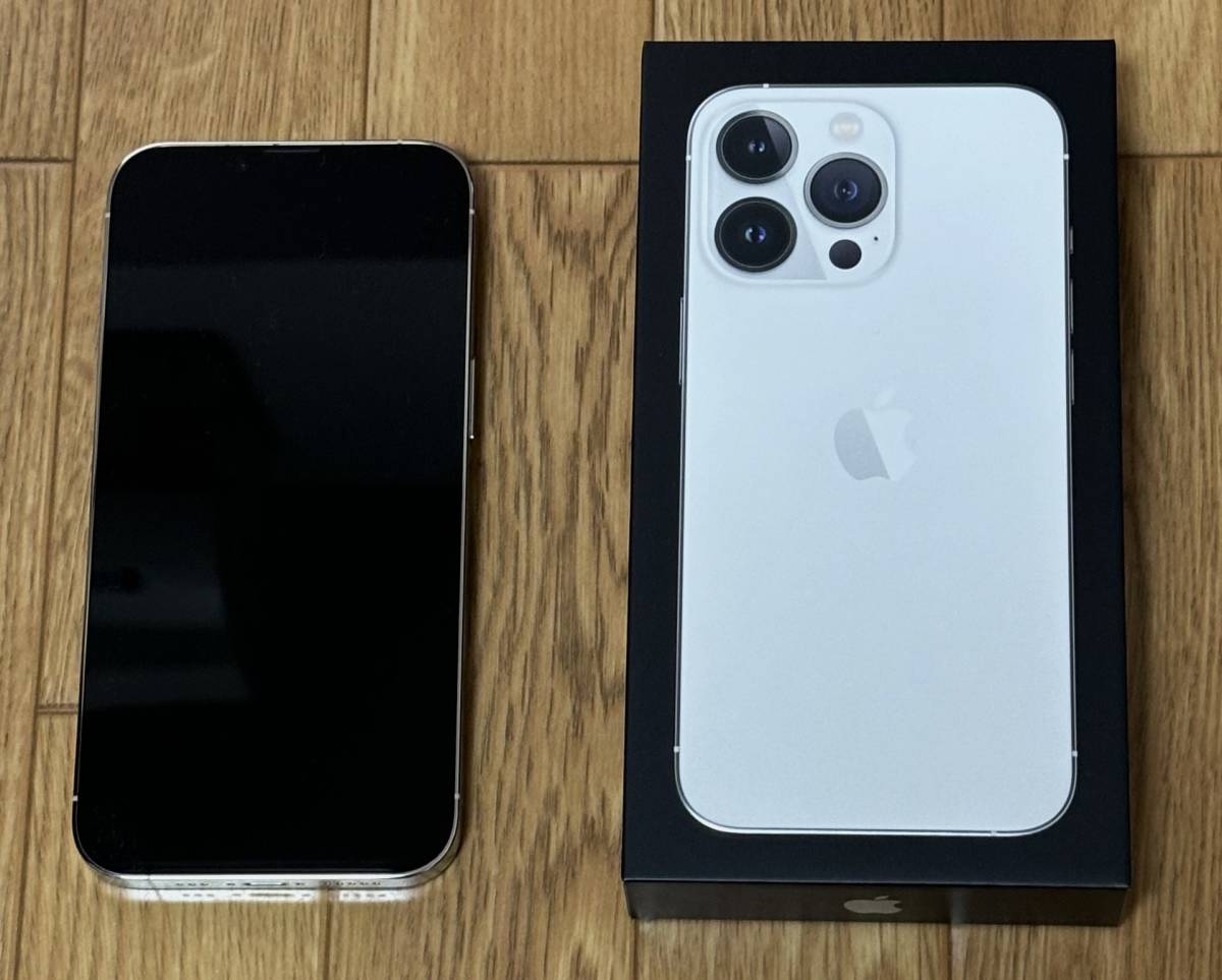 iPhone 13 Pro 256GB シルバー SIMフリー 中古美品 (iPhone13 Pro