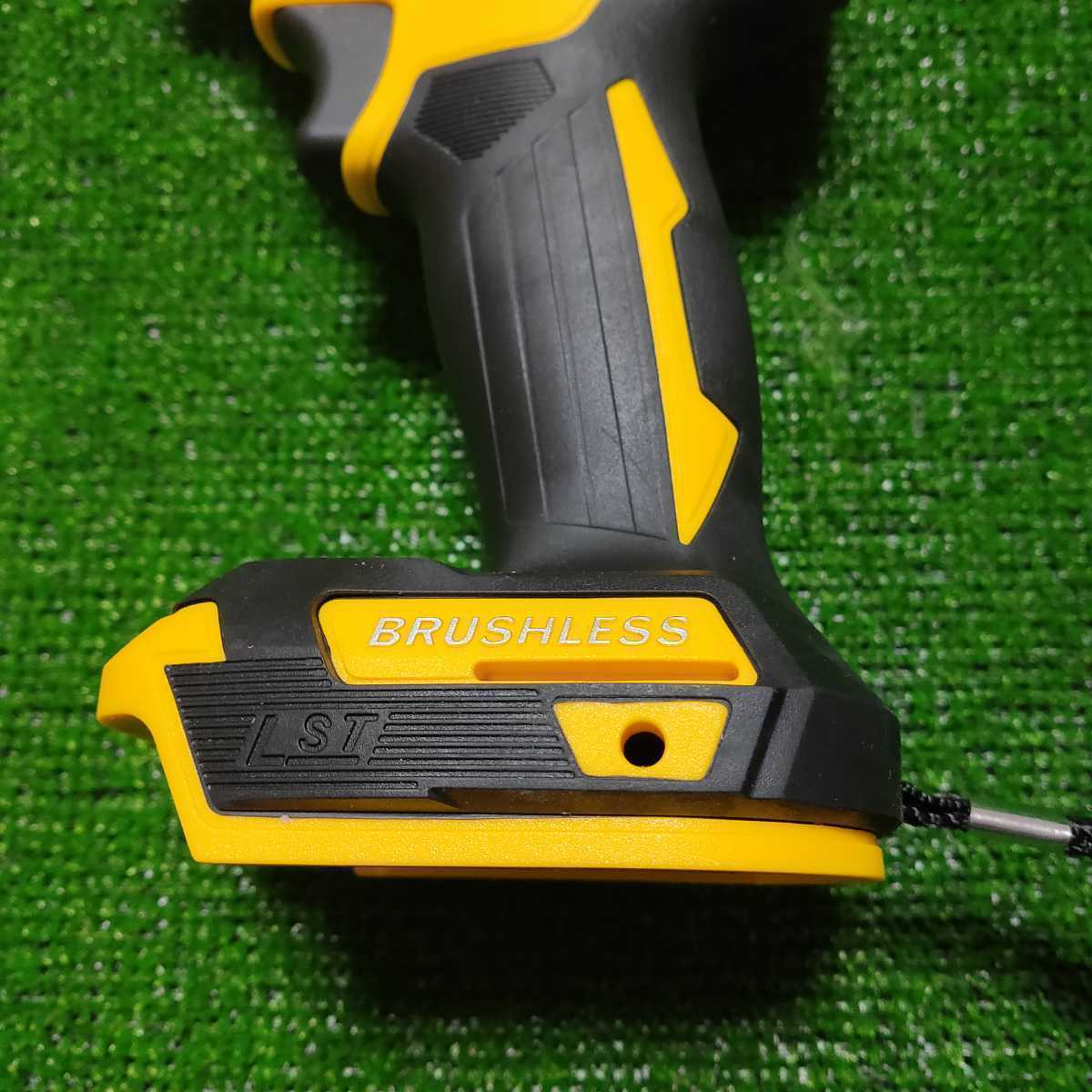 【新型・小型・軽量・ハイパワー】インパクトドライバー (黄色) マキタ 互換品 18V