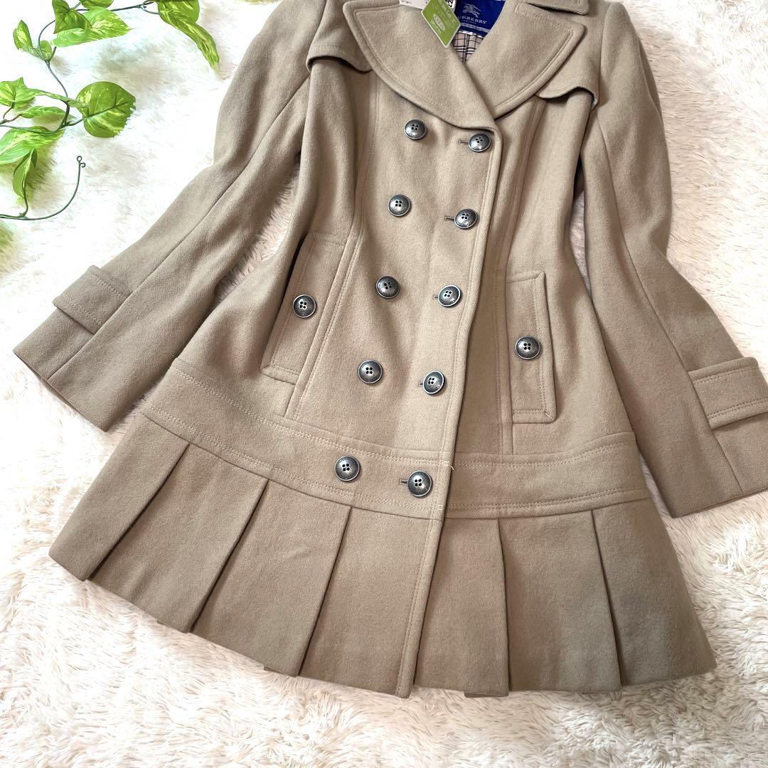 美品★BURBERRY BLUE LABEL　バーバリーブルーレーベル　ロングコート　アウター　38 キャメル　ベージュ　プリーツ　チェック　金ボタン_画像3