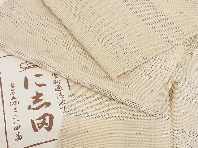 平和屋-こころ店■超希少 夏物 白鷹お召 夏白鷹 京都老舗銘店・に志田 絣に横段 ベージュ たとう紙付 着丈160cm裄丈64.5cm 逸品3kk1988_画像1