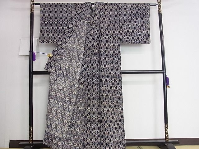 平和屋2■上質な紬　単衣　型染め　草花文　逸品　ic7926_画像3