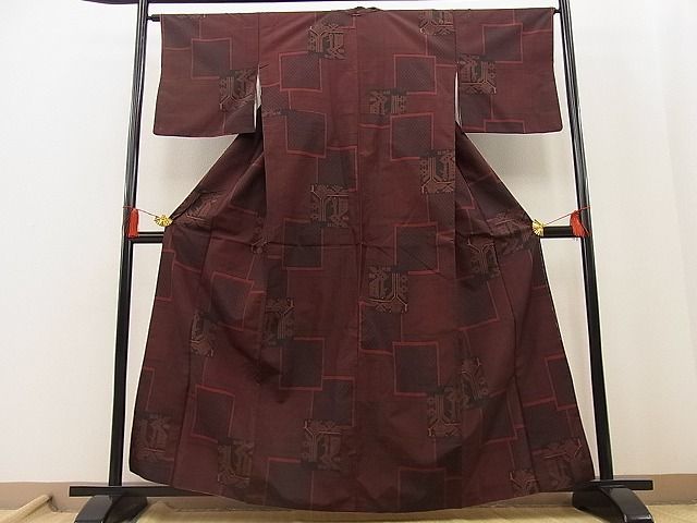 平和屋野田店■本場大島紬 泥染め 色紙重ね吉祥文 逸品 n-ip1447の画像2