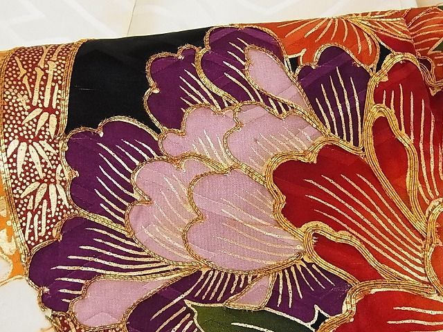 平和屋-こころ店■豪華振袖　駒刺繍　花蝶松文　金彩　着丈163cm　裄丈66cm　正絹　逸品　A-ex6074_画像6