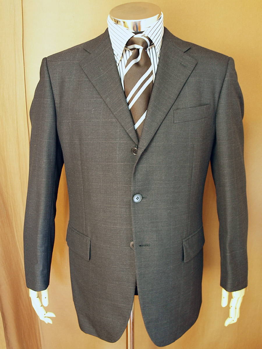 濃いグレー系x大チェック柄ダーバン３ボタンスーツ(Y6,Lサイズ)