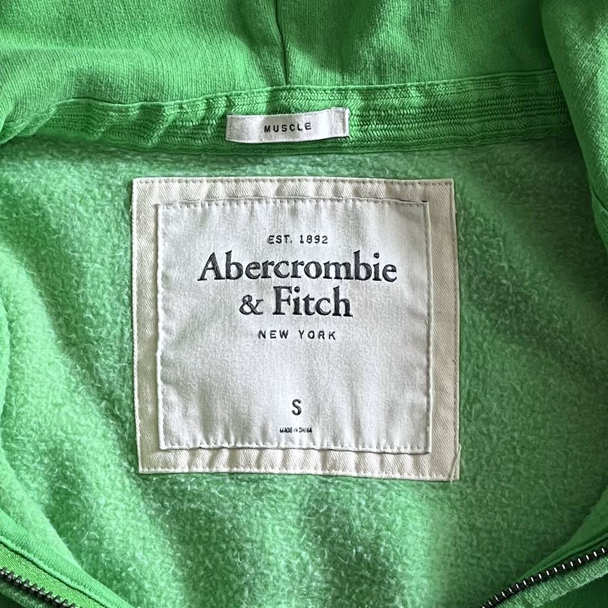 Abercrombie&Fitch(USA)ビンテージヘビースウェットパーカ_画像4