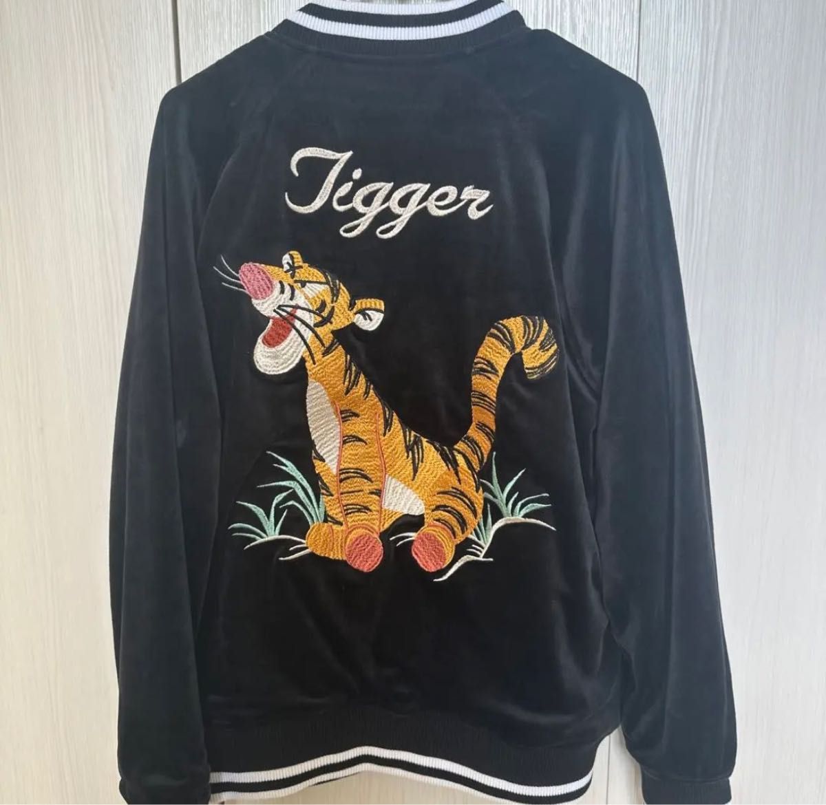 ディズニーランド ティガー スカジャン ベロア-