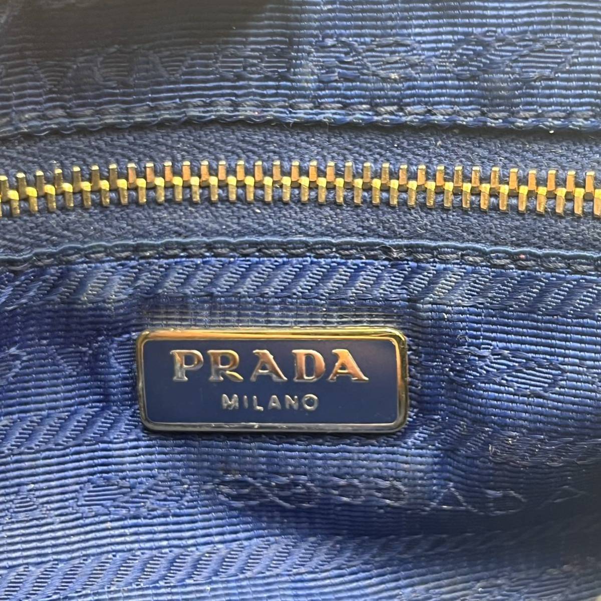 猫がイキイキ」 極美品☆PRADA 化粧ポーチ ミニポーチ リボン 小物入れ