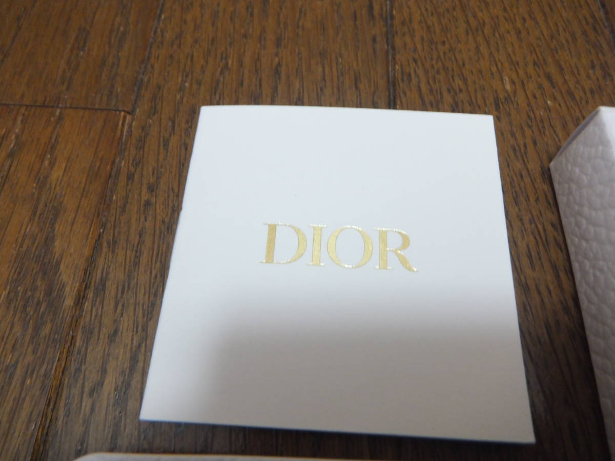  Christian Dior Christian Dior Novelty черный значок 2 шт. комплект 