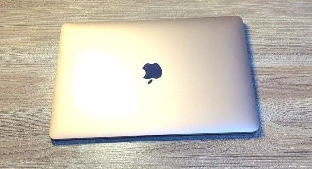 美品 MacBook Air 13インチ M1 8GB 256GB ゴールド｜PayPayフリマ