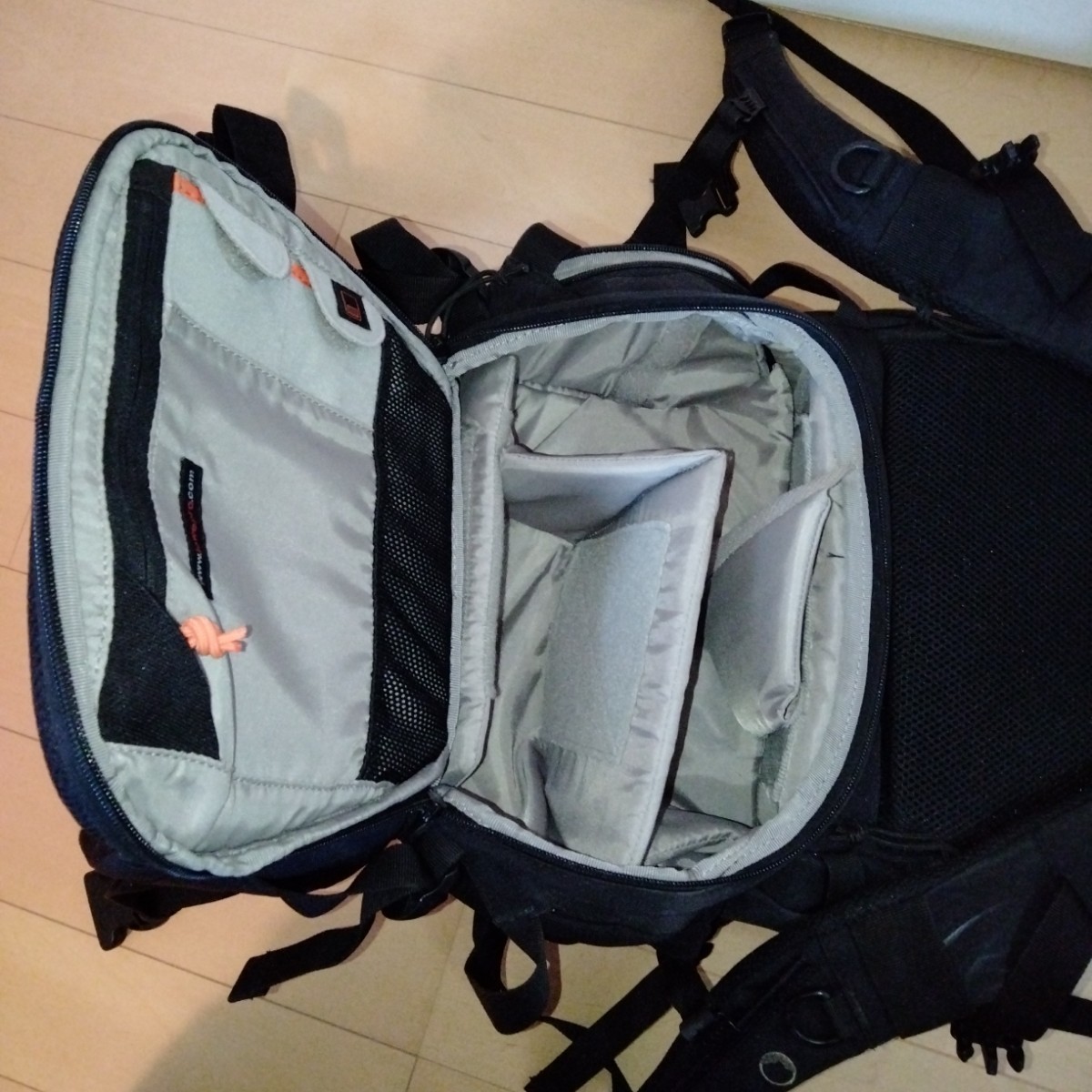 中古　Lowepro　ロープロ　カメラリュック　バックパック　40周年記念_画像4