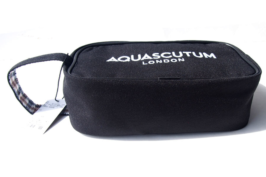 送料無料★新品｜未使用｜アクアスキュータム｜Aquascutum｜ロゴ入りゴルフスクエアポーチ｜ブラック_画像5