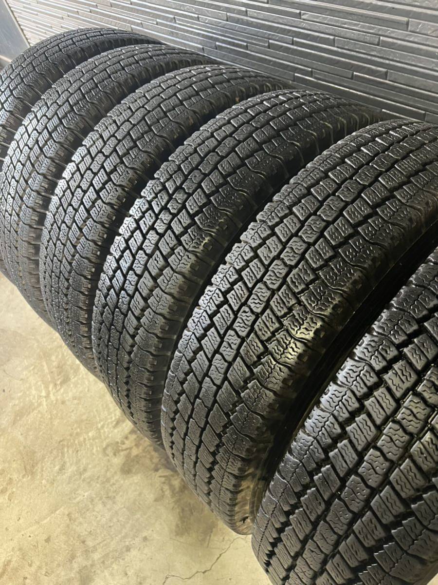 ●185/85R16 111/109N LT TOYO/DELVEX M934 スタッドレス6本 19年 バリ山_画像1