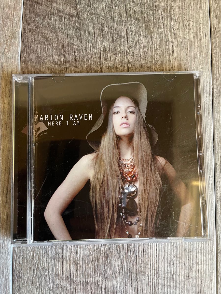 「HERE l AM」MARION RAVEN  ヒア アイ アム／マリオン・レイヴン