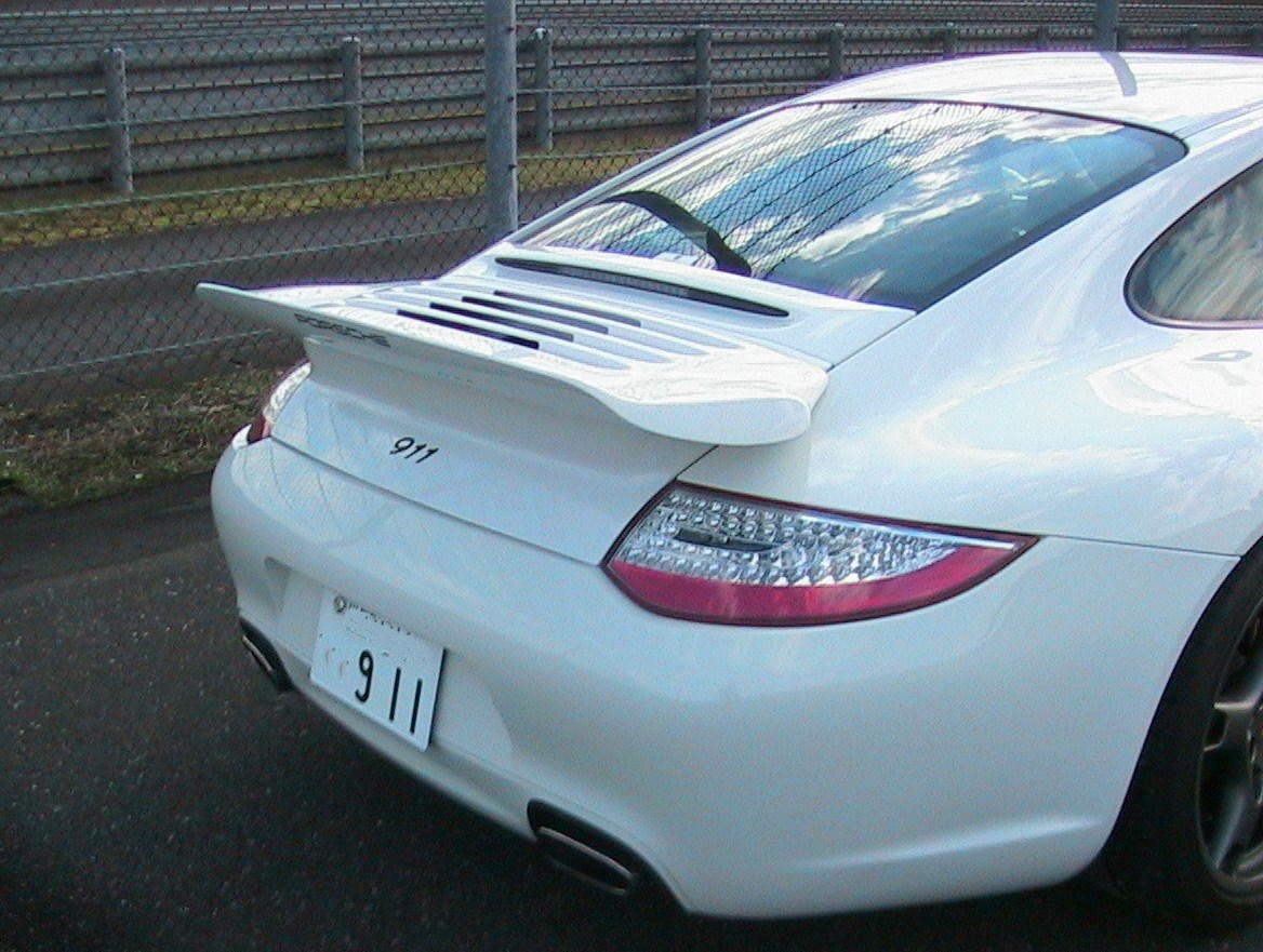 ポルシェ９１１（９９７モデル）カレラウィング　国内唯一ポルシェ９１１専門ＦＲＰパーツメーカー_画像4