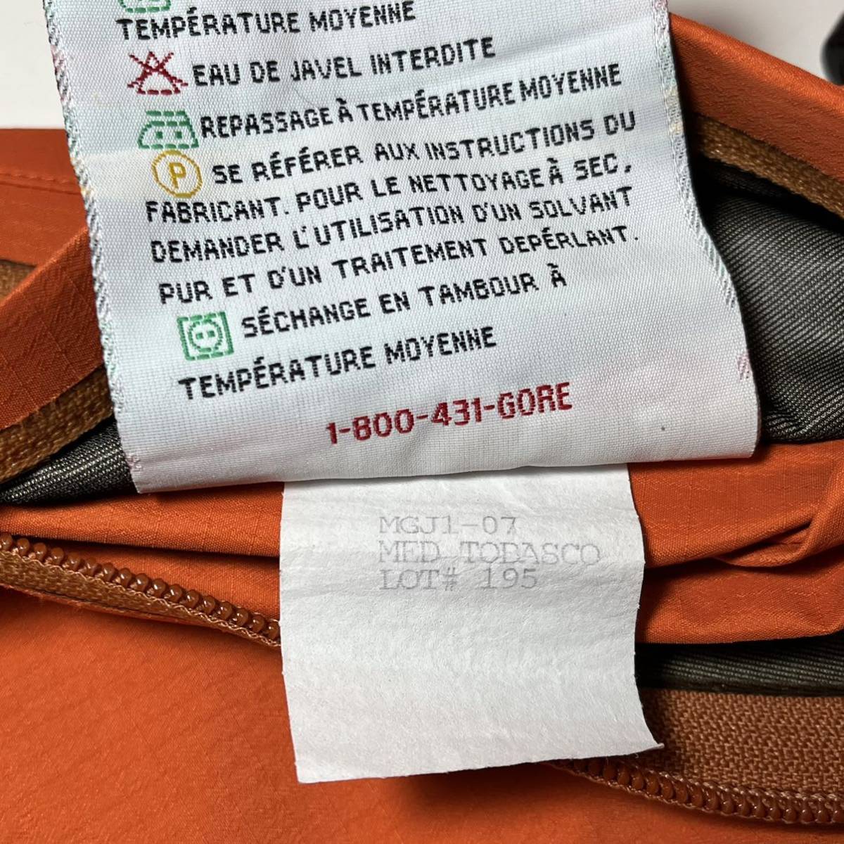 アークテリクス Arc'teryx ビンテージ BETA AR カナダ製 銀刺繍 アークテリクス Arc'teryx ビンテージ BETA AR カナダ製 銀刺繍