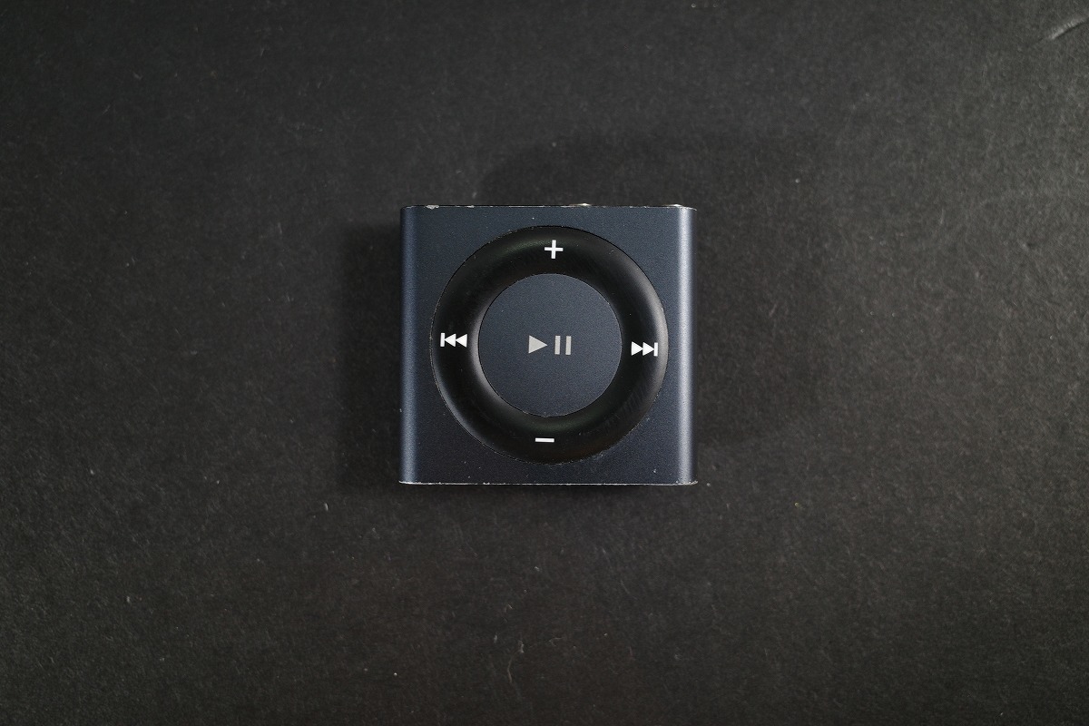 アップル iPod Shuffle 第4世代 A1373 ブラック 2GB_画像1
