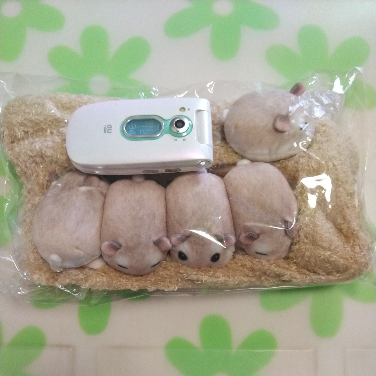 即決 フェリシモ YOU+MORE! ぎゅうぎゅう集まって眠るハムスターのボックスティッシュカバー 新品未開封 送料無料_画像4