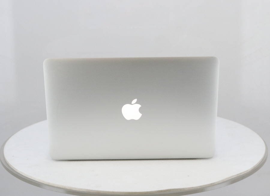 Apple MacBook Air Early2015 A1466 macOS　Core i5 1.60GHz 4GB 256GB(SSD)■1週間保証_画像3
