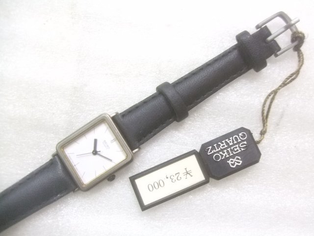 新品レディーセイコー角型クオーツ腕時計定価23000円　Y408