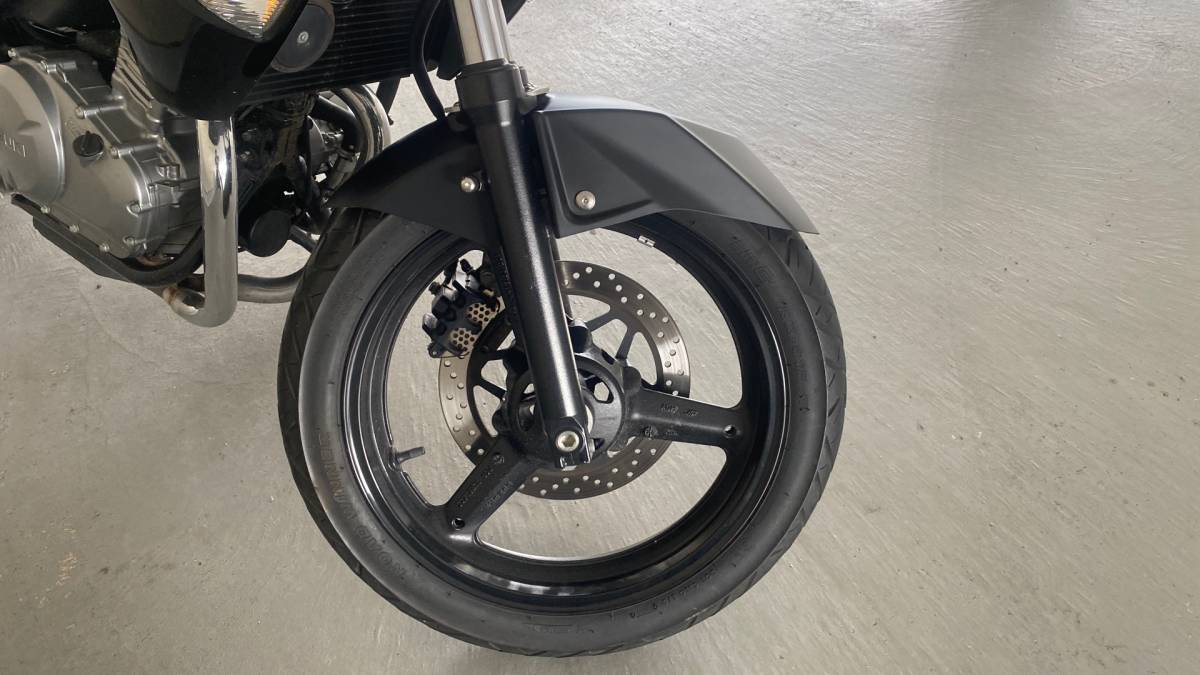 スズキ GSR250 フロントフェンダー SUZUKI FRP製 素地品 未塗装 スズキ GSR250 フロントフェンダー SUZUKI FRP製 素地品 未塗装