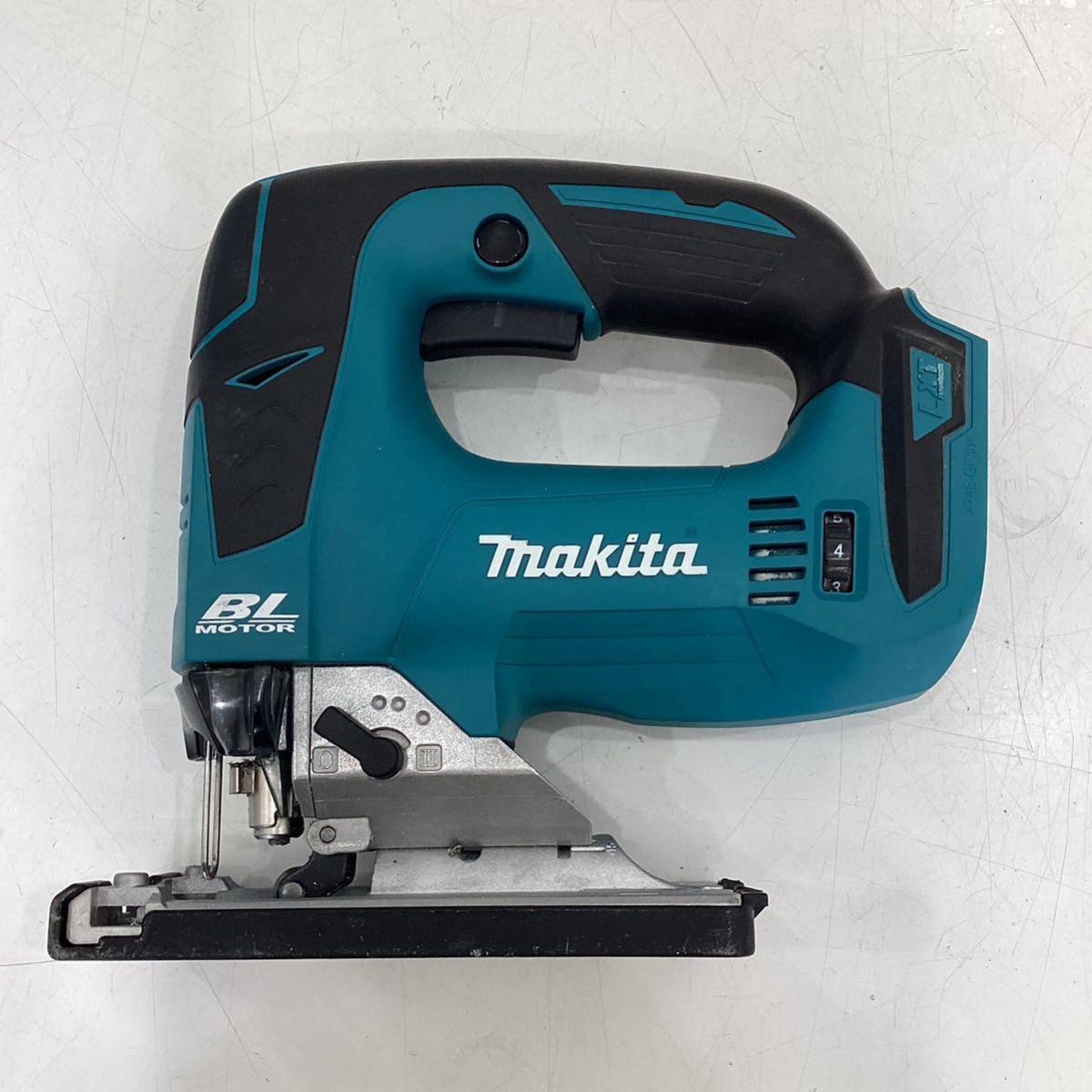 ＊【動作品】makita マキタ 充電式ジグソー JV182DZK 本体 バッテリ BL1860B 充電器 DC18RC 取説 ケース付 18V対応 電動工具_画像2