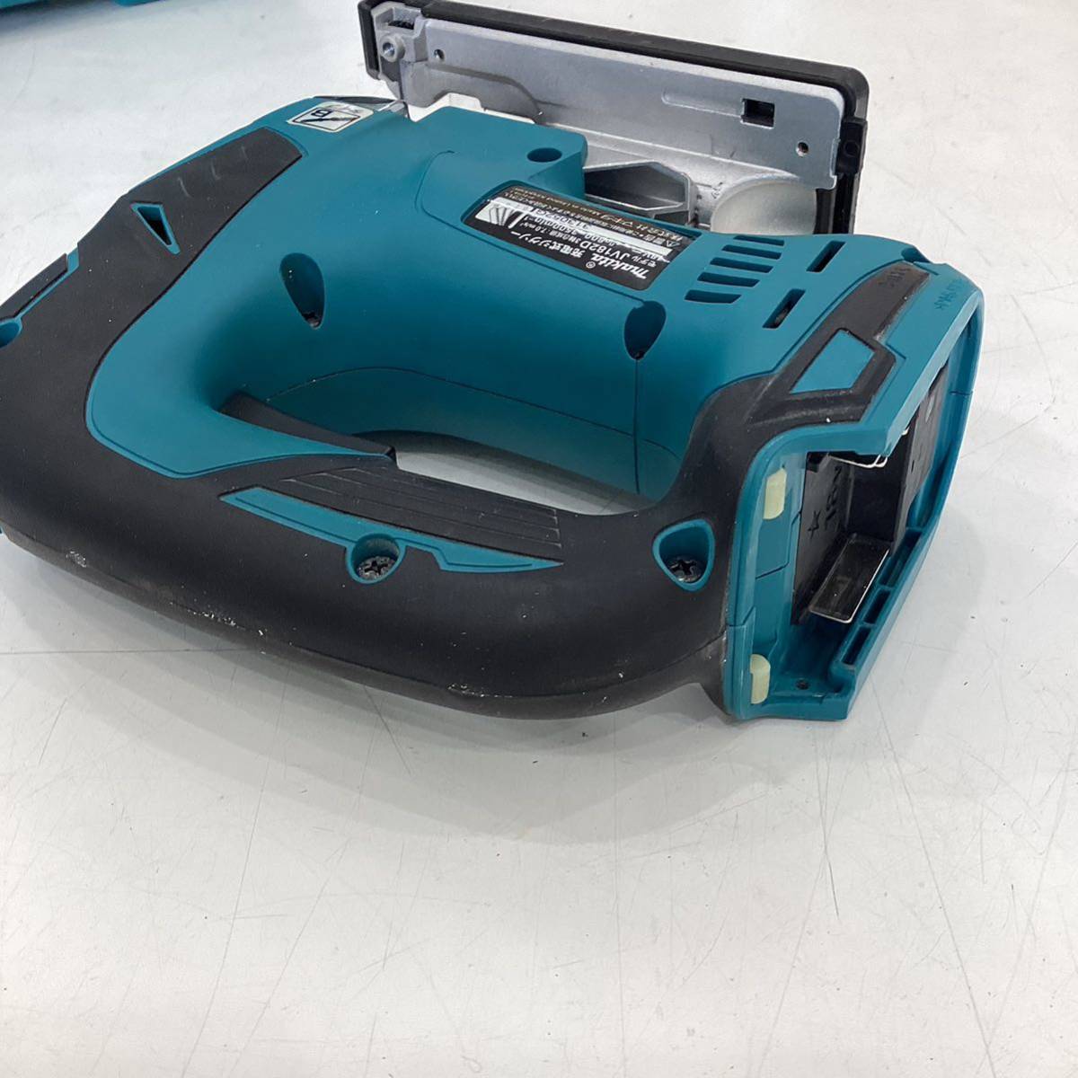 ＊【動作品】makita マキタ 充電式ジグソー JV182DZK 本体 バッテリ BL1860B 充電器 DC18RC 取説 ケース付 18V対応 電動工具_画像6