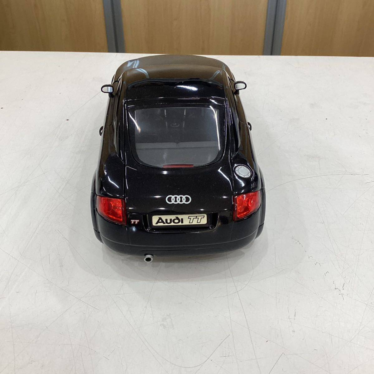 ＊Revell レベル 1/18 Audi TT Coupe アウディ TT クーペ ブラック 車 ミニカー 箱付_画像5