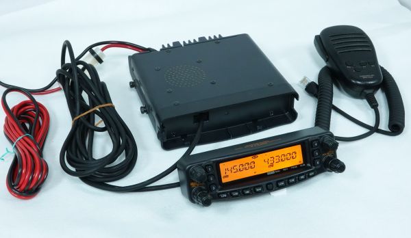 YAESU FT-8800 新スプリアス適合 20W 144/430 デュアルバンド