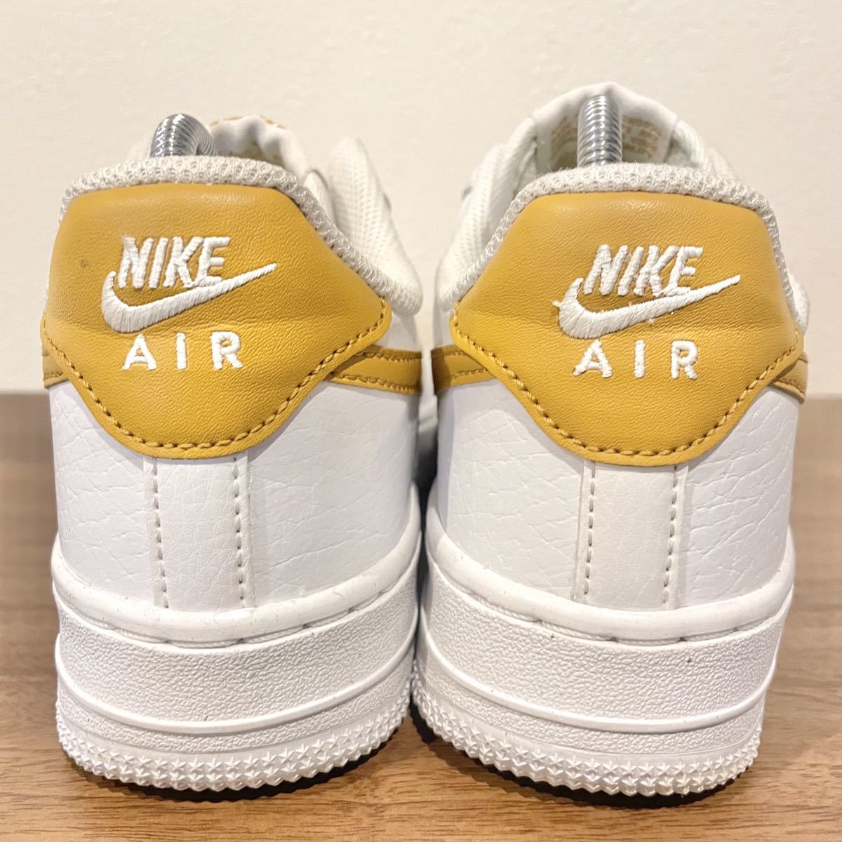 NIKE WMNS AIR FORCE 1 07 ナイキ エア フォース ワン ホワイト ゴールド レディース ローカットスニーカー カジュアル 23.5cm 美品_画像4