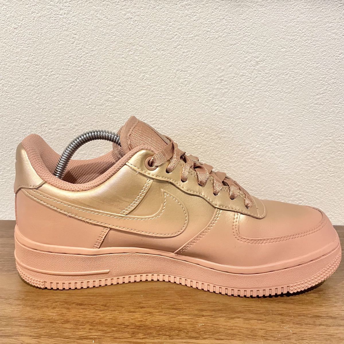 NIKE WMNS AIR FORCE 1 '07 LX ナイキ エア フォース ワン ローズゴールド レディース ローカットスニーカー カジュアル 25cm 美品_画像5