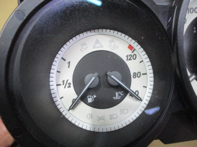 ベンツ CLS350 W218 スピードメーター A2189006704