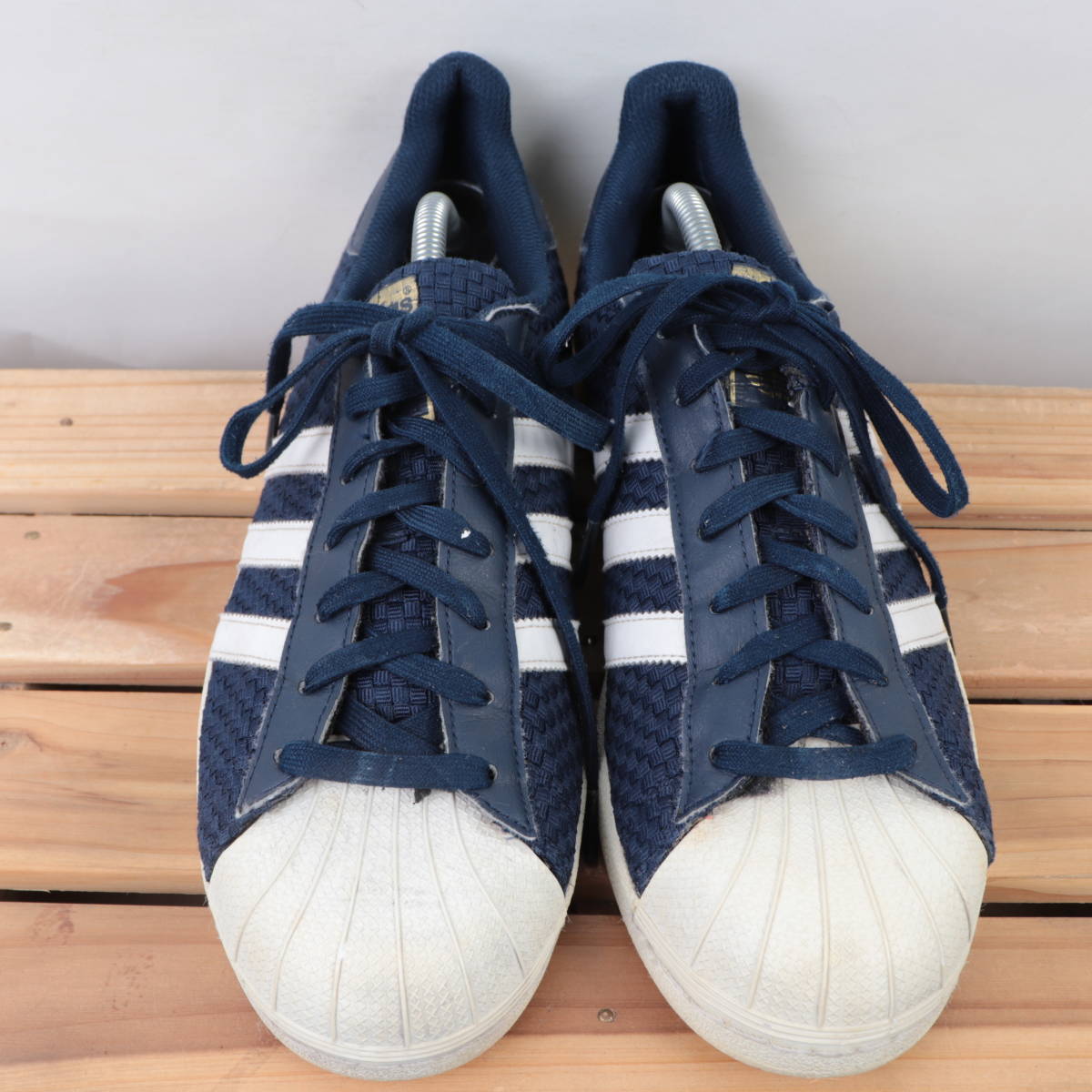 z7539 アディダス スーパースター 金ベロ US10 1/2 28.5cm/紺 ネイビー 白 ホワイト adidas SUPERSTAR メンズ スニーカー 中古_画像2