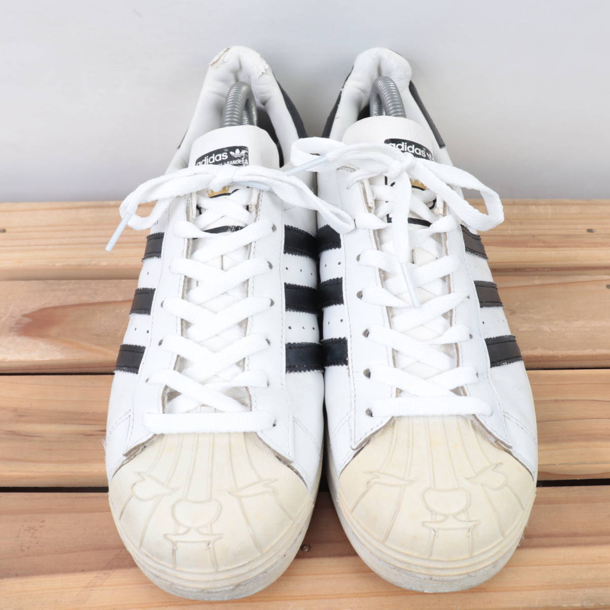 z7713 アディダス スーパースター ニゴー US8 1/2 26.5cm/白 ホワイト 黒 adidas SUPERSTAR NIGO BEARFOOT メンズ スニーカー 中古_画像2