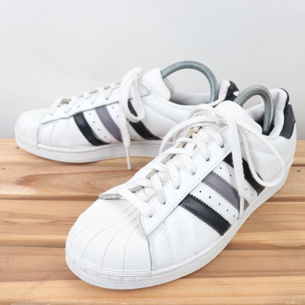 z7193 アディダス スーパースター US8 1/2 26.5cm/白 ホワイト 黒 ブラック 灰 グレー adidas SUPERSTAR メンズ スニーカー 中古_画像1