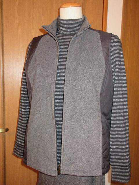 D)# brand goods # Rena un[CHARGE]# table reverse side middle cotton plant / poly- 100%# gray & black quilt. unusual material collaboration convenience with pocket!# down vest JK#