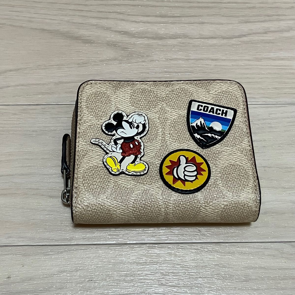 COACH Disney ビルフォールド ミッキー ミニウォレット シグネチャー ワッペン