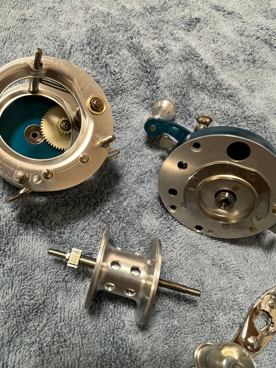 五十鈴工業 ベイトリール BC620SSS ブルーアウトフッターズ 五十鈴工業 ベイトリール BC620SSS ブルーアウトフッターズ