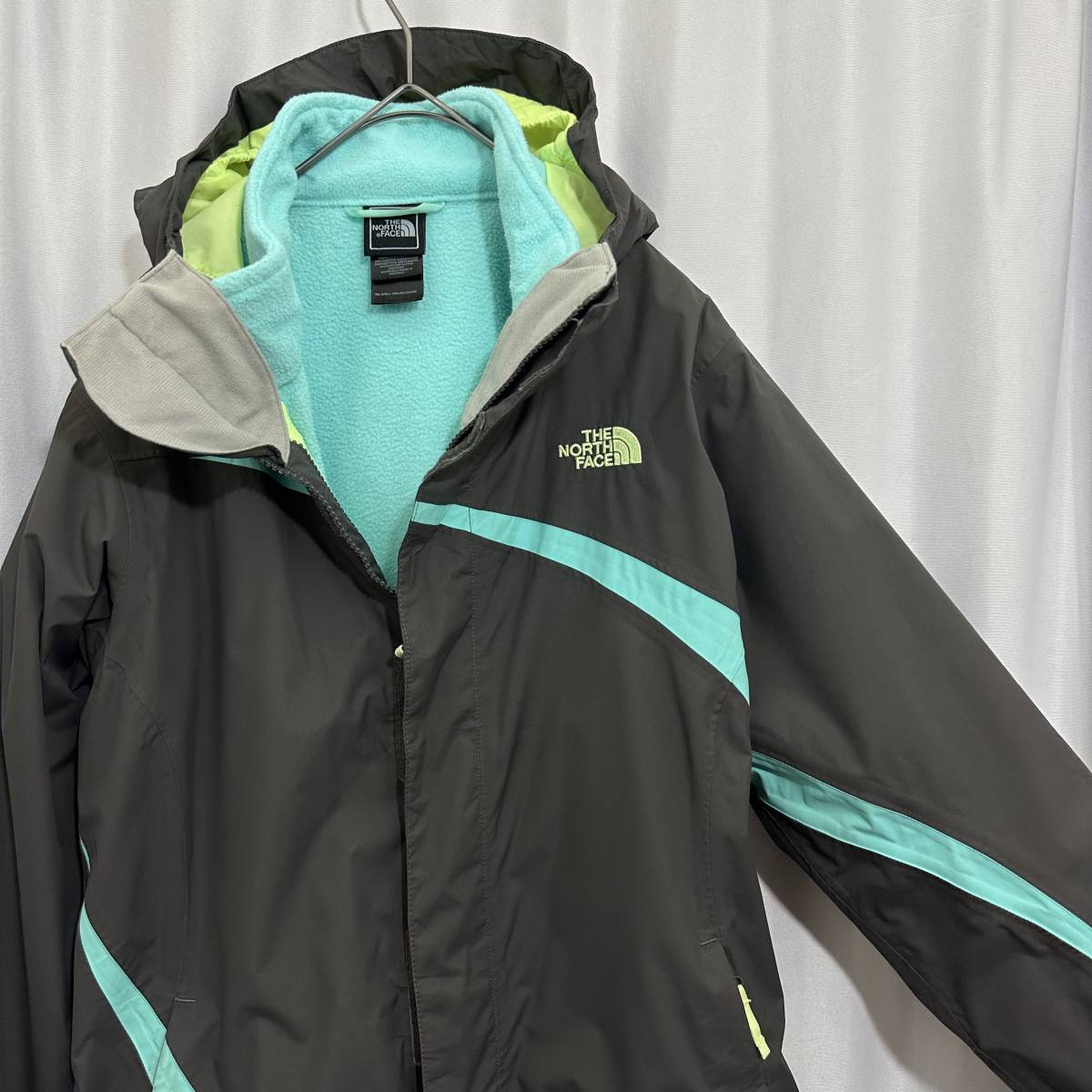 THE NORTH FACE マウンテンパーカー　ガールズ　L インナーフリース付き　可愛い　多機能　登山　キャンプ　アウトドア_画像8