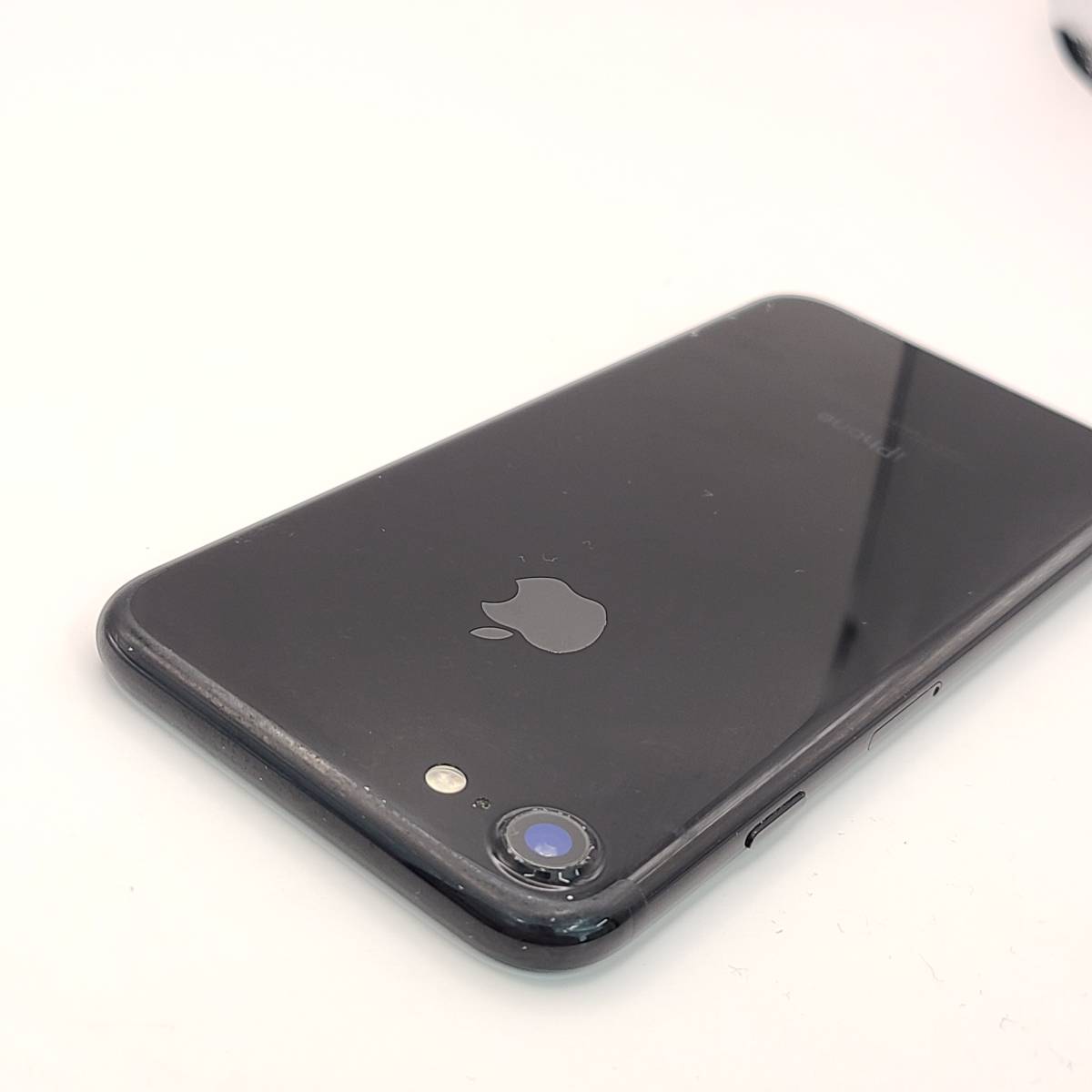 KT010800-G【爆速発送・土日発送可】Apple iPhone 7 ブラック 128GB バッテリー容量：100％ 利用制限 ◯ docomo アップル アイフォン_画像5
