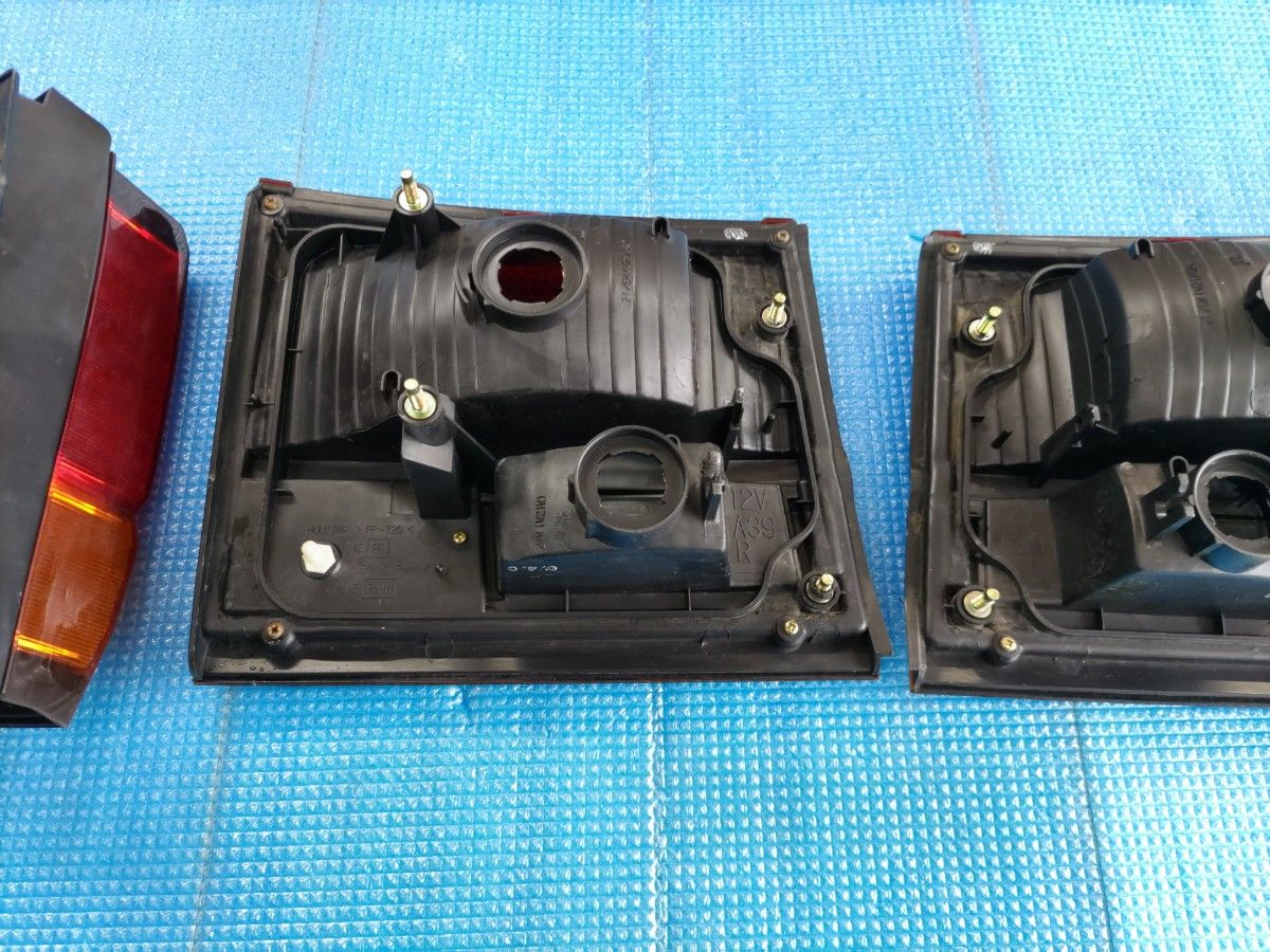 希少品 E50エルグランド テールランプ 中古品|Yahoo!フリマ(旧 希少品 E50エルグランド テールランプ 中古品|Yahoo!フリマ(旧