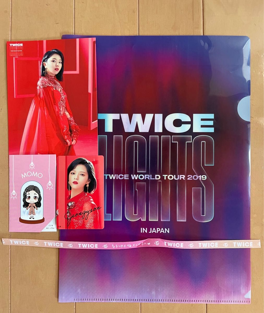 TWICE トゥワイス グッズ まとめ売り うちわ CD DVD トレカ 缶バッジ